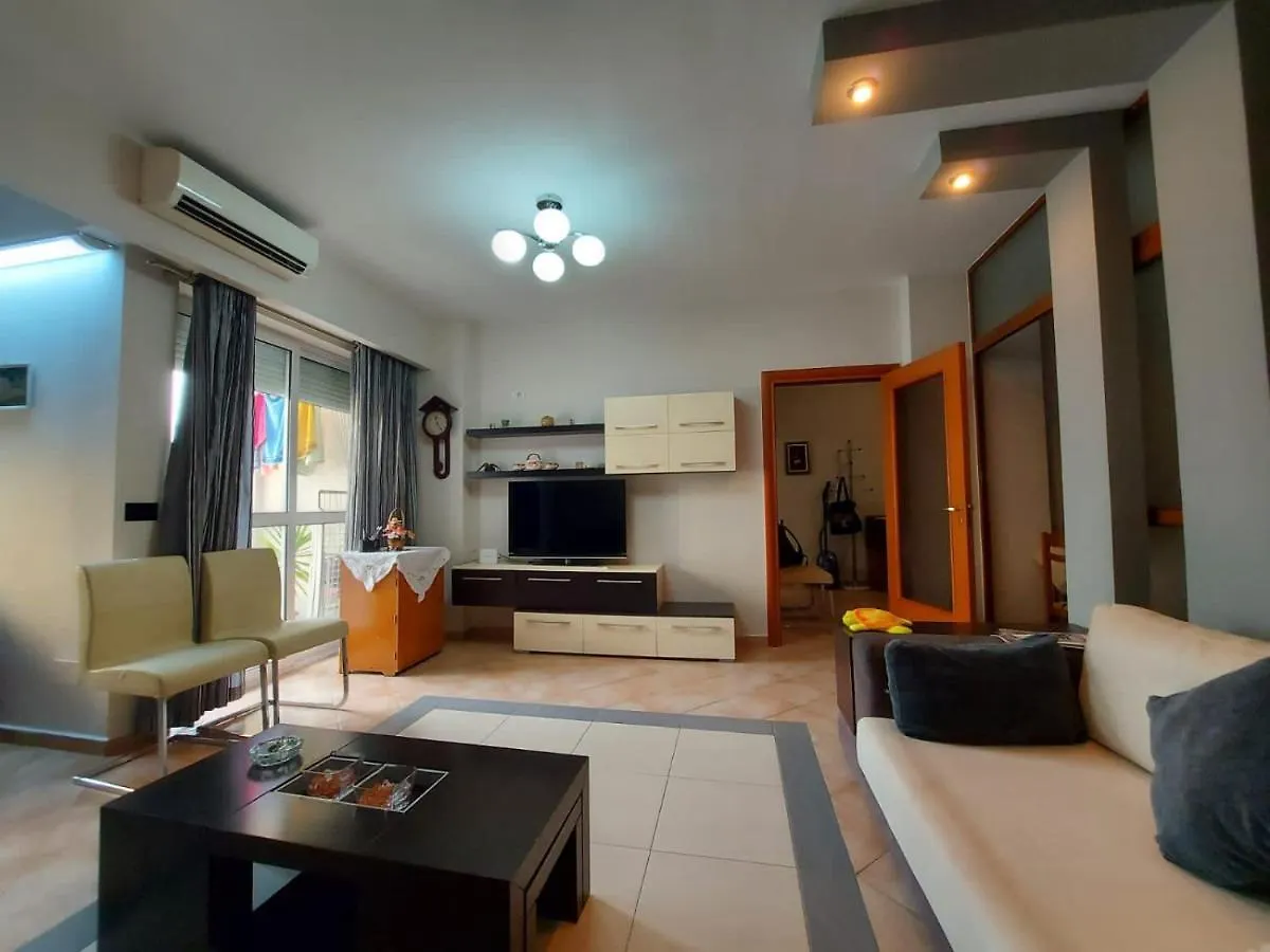 Cozy 1-Bedroom Near The Center Of Tirana. Albanien